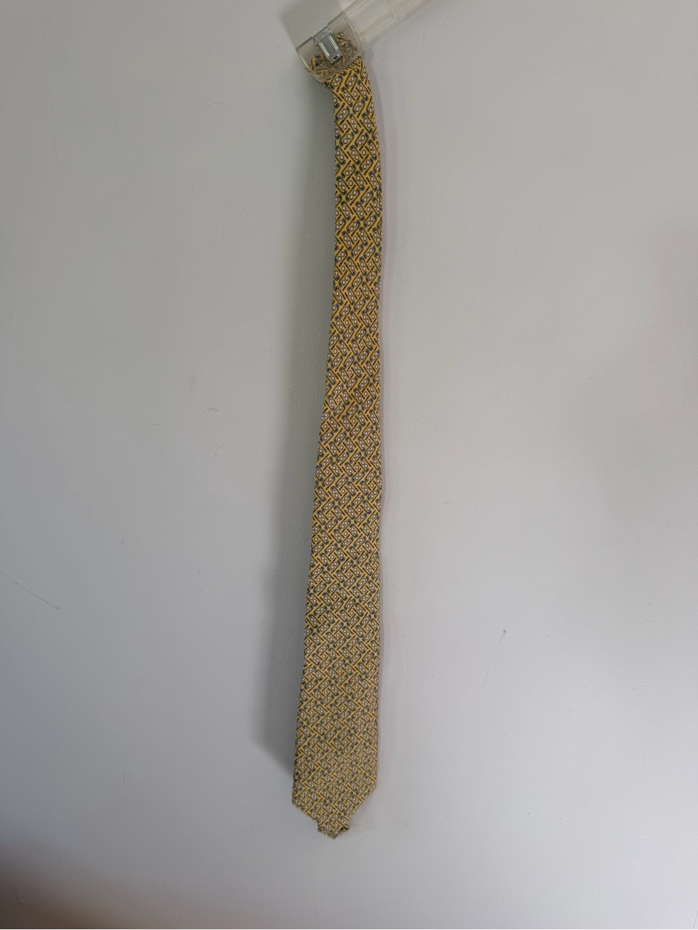 Vineyard Vines Yellow Silk golf club and ball Tie